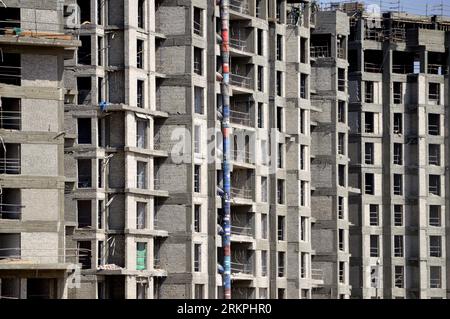 Giza, Ägypten, 19. August 2023: Neues Wohnhochhaus in Ägypten, Immobilienentwicklung, Wohnungsbau und Wohnungen, modernes Projekt, Baustelle von Stockfoto