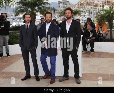 Bildnummer: 58005885  Datum: 19.05.2012  Copyright: imago/Xinhua (120519) -- CANNES, May 19, 2012 (Xinua) -- Shia Labeouf (L), Tom Hardy (C) and Jason Clarke, cast memebers of the film Lawless , pose for photos during a photocall at the 65th Cannes Film Festival, in Cannes, southern France, May 19, 2012. (Xinhua/Ye Pingfan) (dzl) FRANCE-CANNES FILM FESTIVAL-PHOTOCALL-LAWLESS PUBLICATIONxNOTxINxCHN People Kultur Entertainment Film Filmfestival Filmfestspiele 65 xda x0x premiumd 2012 quer      58005885 Date 19 05 2012 Copyright Imago XINHUA  Cannes May 19 2012 Xinua Shia LaBeouf l Tom Hardy C an Stock Photo