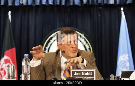 Bildnummer: 58047737  Datum: 30.05.2012  Copyright: imago/Xinhua (120530) -- KABUL, May 30, 2012 (Xinhua) -- The top United Nations envoy to Afghanistan Jan Kubis speaks during a press conference in Kabul, Afghanistan, on May 30, 2012. The number of civilian casualties in the Afghan war in the first four months of this year dropped over the same peirod in 2011, Jan Kubis said here on Wednesday. (Xinhua/Ahmad Massoud) (lyx) AFGHANISTAN-KABUL-UNITED NATION-CIVILIAN CASUALTIES-DROP PUBLICATIONxNOTxINxCHN People Politik xda x0x Porträt 2012 quer premiumd      58047737 Date 30 05 2012 Copyright Ima Stock Photo