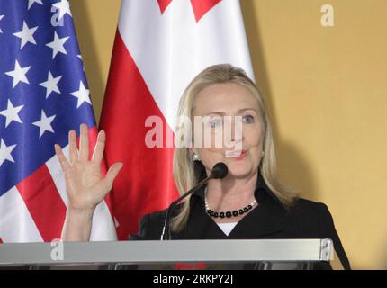 Bildnummer: 58073883  Datum: 05.06.2012  Copyright: imago/Xinhua (120606) -- BATUMI, June 6, 2012 (Xinhua) -- Visiting US Secretary of State Hillary Clinton attends a press conference with Georgian President MikheilSaakashviliat (not in the picture) the Public Service Hall in Batumi, Georgia, June 5, 2012. (Xinhua/Yi Gaochao)(ctt) GEORGIA-US-CLINTON-VISITING PUBLICATIONxNOTxINxCHN People Politik xjh x1x premiumd 2012 quer     58073883 Date 05 06 2012 Copyright Imago XINHUA  Batumi June 6 2012 XINHUA Visiting U.S. Secretary of State Hillary Clinton administration Attends a Press Conference With Stock Photo