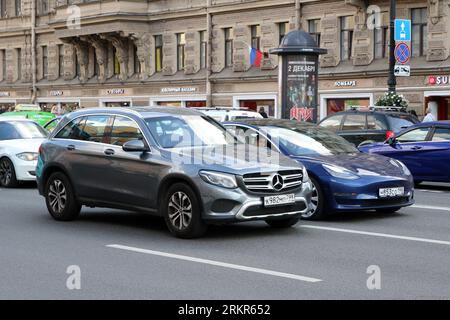 Saint Petersburg, Russia. 25th Aug, 2023. Mercedes and Tesla cars stopped in the middle of Nevsky Prospekt, in the very center of Saint Petersburg, Credit: SOPA Images Limited/Alamy Live News Stock Photo