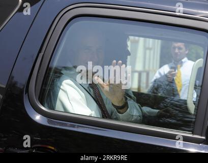 Bildnummer: 58160238  Datum: 28.06.2012  Copyright: imago/Xinhua (120628) -- WASHINGTON D.C., June 28, 2012 (Xinhua) -- U.S. Republican Presidential candidate Mitt Romney leaves after speaking in response to the U.S. Supreme Court ruling on the Affordable Healthcare Act in Washington D.C., capital of the United States, June 28, 2012. The U.S. Supreme Court upheld the crucial part of President Barack Obama s signature health care overhaul in a widely anticipated ruling Thursday. (Xinhua/Zhang Jun) U.S.-WASHINGTON-HEALTH CARE PUBLICATIONxNOTxINxCHN People Politik Gesundheitsreform xjh x0x premiu Stock Photo