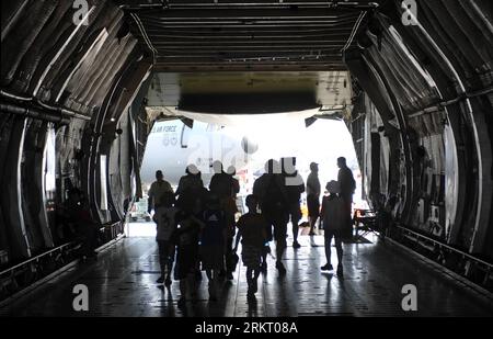 Bildnummer: 58338141 Datum: 11.08.2012 Copyright: imago/Xinhua (120811) -- ABBOTSFORD, 11. Aug. 2012 (Xinhua) -- Eine US Air Force C-5 Galaxy ist auf der 50-jährigen Abbotsford Airshow am 10. Aug. 2012 in Abbotsford, BC, Kanada zu sehen. (Xinhua/Sergei Bachlakov) CANADA-ABBOTSDORD-AIRSHOW PUBLICATIONxNOTxINxCHN Gesellschaft Militär Flugschau Flugzeug x2x xst 2012 quer o0 Militärflugzeug Transportflugzeug C5 Laderaum 58338141 Datum 11 08 2012 Copyright Imago XINHUA Abbotsford 11. August 2012 XINHUA A U.S. Air Force C 5 Galaxy IST AUF DER 50th Anniversary Abbotsford Airshow AM 1. August zu sehen Stockfoto