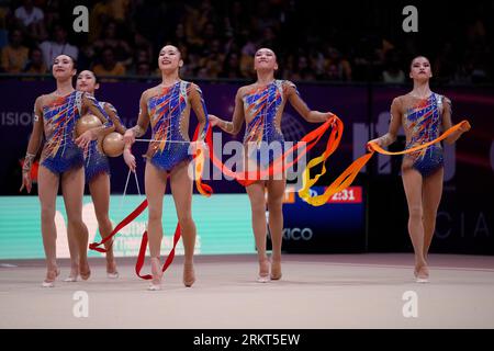 Valencia, Spanien. 25. August 2023. JPN - Japan während der Rhythmischen Gymnastik - Weltmeisterschaften - Gruppen, Gymnastik in Valencia, Spanien, August 25 2023 Credit: Independent Photo Agency/Alamy Live News Stockfoto