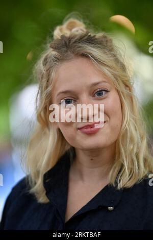 Angouleme, Frankreich. 25. August 2023. Nadia Tereszkiewicz nimmt am 25. August 2023 im Rahmen des 16. Angouleme Film Festivals in Angouleme, Frankreich, am Rosalie Photocall Teil. Foto: Franck Castel/ABACAPRESS.COM Abaca Press/Alamy Live News Stockfoto