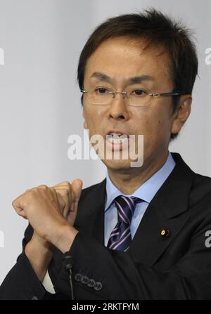 Bildnummer: 58470936  Datum: 14.09.2012  Copyright: imago/Xinhua (120914) -- TOKYO, Sept. 14, 2012 (Xinhua) -- Japanese Secretary general of the main opposition Liberal Democratic Party (LDP) Nobuteru Ishihara attends a meeting at the headquaters of Liberal Democratic Party (LDP) in Tokyo, capital of Japan, on Sept. 14, 2012. Secretary general of the main opposition Liberal Democratic Party (LDP) Nobuteru Ishihara, former Foreign Minister Nobutaka Machimura, former Defense Minister Shigeru Ishiba, former Japanese Prime Minister Shinzo Abe and Hayashi Yoshimasa, member of the House of Councillo Stock Photo