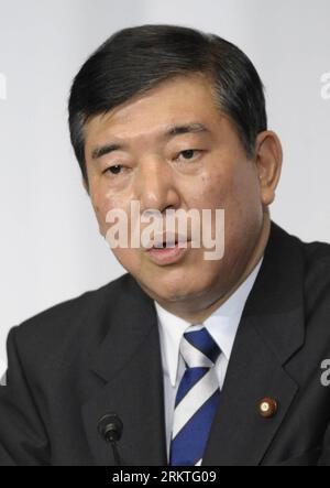 Bildnummer: 58470937  Datum: 14.09.2012  Copyright: imago/Xinhua (120914) -- TOKYO, Sept. 14, 2012 (Xinhua) -- Japanese former Defense Minister Shigeru Ishiba attends a meeting at the headquaters of Liberal Democratic Party (LDP) in Tokyo, capital of Japan, on Sept. 14, 2012. Secretary general of the main opposition Liberal Democratic Party (LDP) Nobuteru Ishihara, former Foreign Minister Nobutaka Machimura, former Defense Minister Shigeru Ishiba, former Japanese Prime Minister Shinzo Abe and Hayashi Yoshimasa, member of the House of Councillors in the Diet of Japan, will run in the presidenti Stock Photo