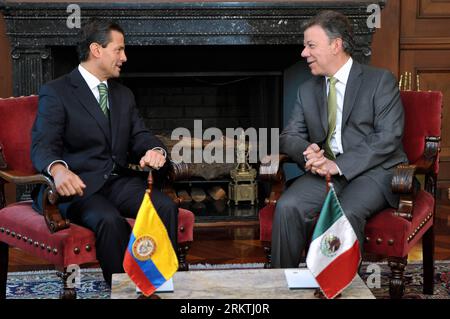 Bildnummer: 58489430 Datum: 18.09.2012 Copyright: imago/Xinhua (120918) -- BOGOTA, 18. September 2012 (Xinhua) -- Foto der kolumbianischen Präsidentschaft zeigt das Treffen des kolumbianischen Präsidenten Juan Manuel Santos (R) mit dem designierten mexikanischen Präsidenten Enrique Pena Nieto am 18. September 2012 in Bogota, Kolumbien. Pena Nieto ist in Kolumbien für einen eintägigen Besuch. (Xinhua/Präsidentschaft Kolumbiens) KOLUMBIEN-BOGOTA-MEXIKO-POLITICS-VISIT PUBLICATIONxNOTxINxCHN People Politik x0x xmb 2012 quer premiumd 58489430 Datum 18 09 2012 Copyright Imago XINHUA Bogota 18. September 2012 XINHUA Foto vom Vorsitz o Stockfoto