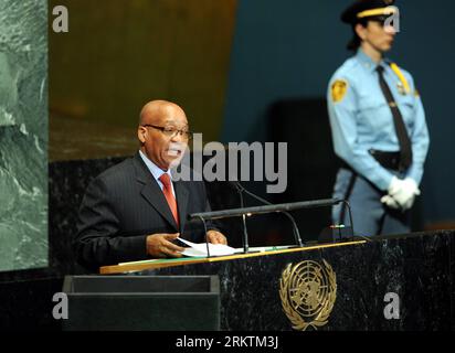 Bildnummer: 58510104  Datum: 24.09.2012  Copyright: imago/Xinhua (120924) -- NEW YORK, Sept. 24, 2012 (Xinhua) -- South African President Jacob Zuma addresses the High-level Meeting on the Rule of Law at the National and International Levels at the headquarters of the United Nations, Sept. 24, 2012. (Xinhua/Shen Hong) UN-NEW YORK-MEETING-LAW PUBLICATIONxNOTxINxCHN People Politik UN UNO Sicherheitsrat Weltsicherheitsrat Vollversammlung Versammlung x0x xdd 2012 quer premiumd     58510104 Date 24 09 2012 Copyright Imago XINHUA  New York Sept 24 2012 XINHUA South African President Jacob Zuma addre Stock Photo