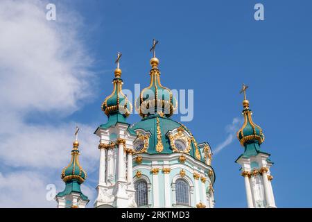 St. Die Andreaskirche ist eine orthodoxe Kirche in Kiew, die im Namen des Apostels Andreas des Erstberufenen geweiht wurde. Stockfoto