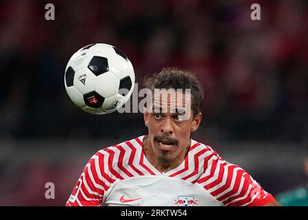 August 26 2023: Yussuf Poulsen (RB Leipzig) schaut auf eine 1. Bundesligaspiel RB Leipzig gegen Stuttgart in der Red Bull Arena in Leipzig. Kim Price/CSM Stockfoto