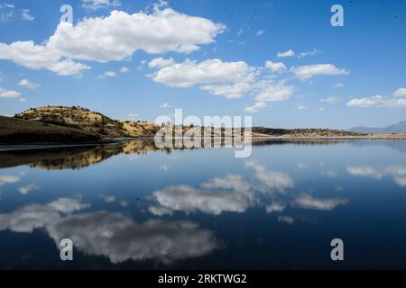 Bildnummer: 58556296  Datum: 05.10.2012  Copyright: imago/Xinhua (121005) -- LAKE MAGADI, Oct. 5, 2012 (Xinhua) -- The photo taken on Sept. 30, 2012 shows the scenery of the Lake Magadi, which is the southernmost lake in the Great Rift Valley of Kenya, about 80 miles away from Nairobi, capital of Kenya, Sept. 30, 2012. (Xinhua/Qi Lin) (bxq) KENYA-LAKE MAGADI-FLAMINGOS PUBLICATIONxNOTxINxCHN Reise Landschaft Totale x0x xdd 2012 quer      58556296 Date 05 10 2012 Copyright Imago XINHUA  Lake Magadi OCT 5 2012 XINHUA The Photo Taken ON Sept 30 2012 Shows The scenery of The Lake Magadi Which IS Th Stock Photo