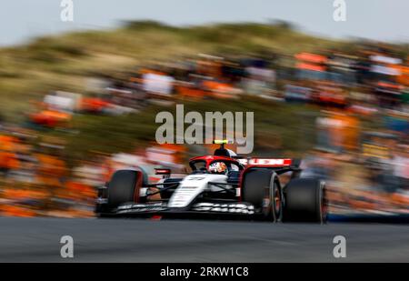 Zandvoort, Niederlande. 25. August 2023. 22 TSUNODA Yuki (JAP), Scuderia AlphaTauri AT04, Action während des Formel 1 Heineken Dutch Grand Prix 2023, 13. Runde der Formel 1-Weltmeisterschaft 2023 vom 25. Bis 28. August 2023 auf dem Zandvoort Circuit, in Zandvoort, Niederlande - Foto DPPI Credit: DPPI Media/Alamy Live News Stockfoto