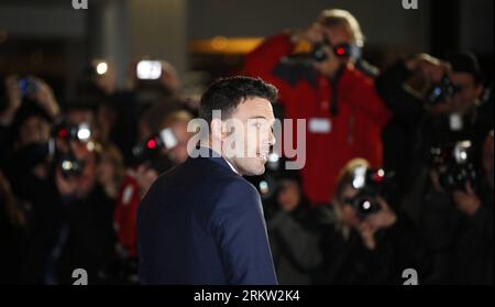 Bildnummer: 58601951  Datum: 17.10.2012  Copyright: imago/Xinhua (121017) -- LONDON, Oct. 17, 2012 (Xinhua) -- US director and actor Ben Affleck arrives for the premiere of the film Argo during the 56th BFI London Film Festival at the Odeon Leicester Square in London, Britain, on October 17, 2012. (Xinhua/Wang Lili) BRITAIN-LONDON-FILM-BFI-ARGO PUBLICATIONxNOTxINxCHN People Entertainment Kultur Film Filmfestival xns x0x 2012 quer premiumd      58601951 Date 17 10 2012 Copyright Imago XINHUA  London OCT 17 2012 XINHUA U.S. Director and Actor Ben Affleck arrives for The Premiere of The Film Argo Stock Photo