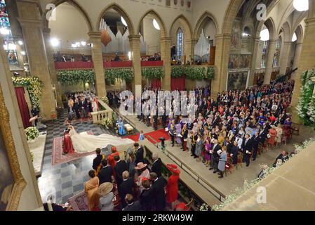 Bildnummer: 58612706  Datum: 20.10.2012  Copyright: imago/Xinhua (121020) -- LUXEMBOURG, Oct. 20, 2012 (Xinhua) -- Luxembourg s Hereditary Grand Duke Guillaume and Princess Stephanie are seen during their religious wedding at the Cathedral of Our Lady of Luxembourg Oct. 20, 2012. (Xinhua/Grand-Ducal Court of Luxembourg/Vic Fischbach) (bxq) LUXEMBOURG-HEREDITARY GRAND DUKE-RELIGIOUS WEDDING PUBLICATIONxNOTxINxCHN Entertainment people Adel Hochzeit Hochzeitsfeier kirchliche Trauung xas x1x premiumd 2012 quer Aufmacher  o0 Familie, privat, Frau, Mann, Ehefrau, Ehemann o0 Stephanie von Luxemburg G Stock Photo