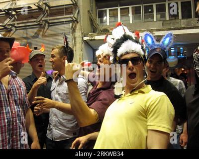 Bildnummer: 58654596  Datum: 31.10.2012  Copyright: imago/Xinhua (121031) -- HONG KONG, Oct. 31, 2012 (Xinhua) -- with Halloween make-ups play in Lan Kwai Fong area of Hong Kong, south China, Oct. 31, 2012. A variety of activities were held in business areas and scenic spots in Hong Kong on Wednesday to greet this year s Halloween. (Xinhua/Zhao Yusi)(mcg) CHINA-HONG KONG-HALLOWEEN-CELEBRATION (CN) PUBLICATIONxNOTxINxCHN Gesellschaft Halloween Party Halloweenparty HongKong xas x0x 2012 quer      58654596 Date 31 10 2012 Copyright Imago XINHUA  Hong Kong OCT 31 2012 XINHUA With Halloween Make Oo Stock Photo