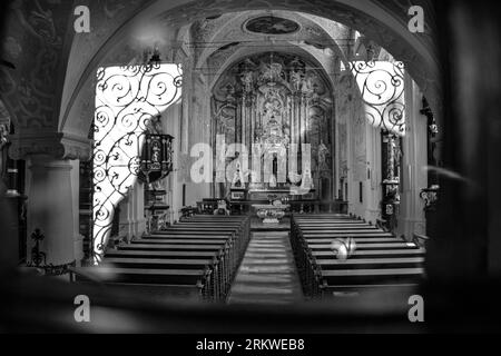 Das Innere von St. Katharinenkirche von außen gesehen - Zagreb, Kroatien Stockfoto