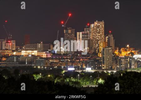 Ein weiter Blick auf das Arena Quarter im Stadtzentrum von Leeds Stockfoto