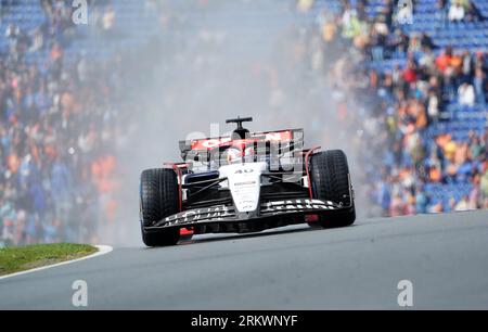 AlphaTauri Reservefahrer Liam Lawson im dritten Training vor dem Großen Preis der Niederlande auf dem Circuit Zandvoort CM.com in Zandvoort, Niederlande. Bilddatum: Samstag, 26. August 2023. Stockfoto