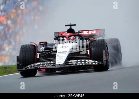 AlphaTauri Reservefahrer Liam Lawson im dritten Training vor dem Großen Preis der Niederlande auf dem Circuit Zandvoort CM.com in Zandvoort, Niederlande. Bilddatum: Samstag, 26. August 2023. Stockfoto