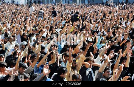 Pakistani Shiite Muslims chant religious slogans during a Muharram ...