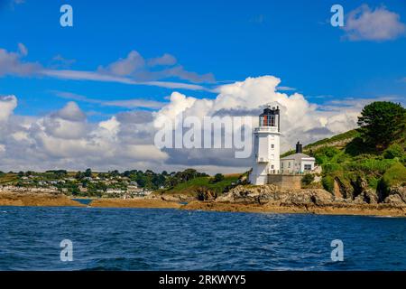 Der Leuchtturm von St. Anthony führt Schiffe von der Südspitze der Roseland-Halbinsel in Cornwall, England, in den Hafen von Falmouth Stockfoto