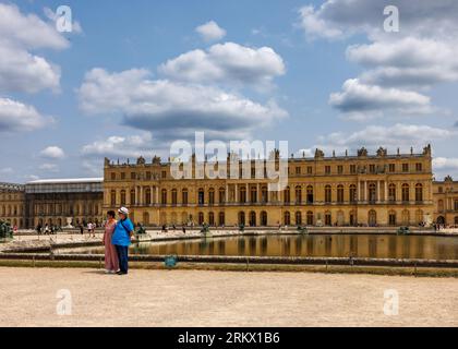 Versailles Palast, Rückseite Fassade, Symbol von König ludwig XIV Macht, Frankreich. Stockfoto