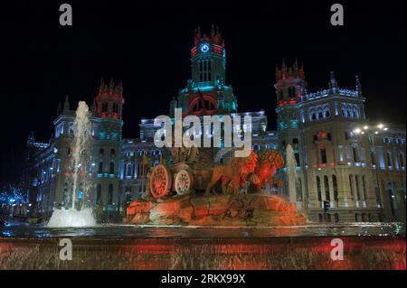 Bildnummer: 58921023 Datum: 14.12.2012 Copyright: imago/Xinhua Foto aufgenommen am 14. Dezember 2012 zeigt die Weihnachtsbeleuchtung in Madrid, Spanien. Um Geld zu sparen, beschloss die Regierung von Madrid, einige alte Lichter aus den Jahren 2011 und 2010 in der diesjährigen Weihnachtsdekoration zu verwenden. (Xinhua/Xie Haining) (yc) SPANIEN-MADRID-WEIHNACHTSSTIMMUNG PUBLICATIONxNOTxINxCHN Gesellschaft Weihnachten Weihnachtsdeko x0x xds 2012 quer 58921023 Datum 14 12 2012 Copyright Imago XINHUA Foto aufgenommen AM 14. Dezember 2012 zeigt das Weihnachtsfest in Madrid Spanien um Geld zu sparen die Regierung von Madrid entschied sich, Som zu verwenden Stockfoto