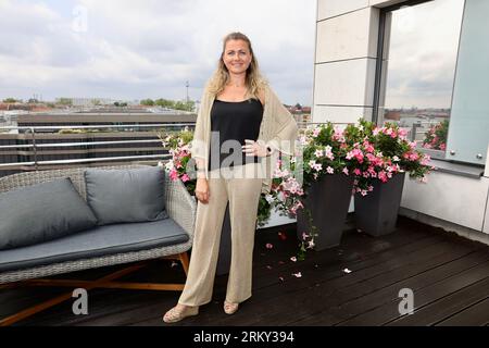 Berlin, Germany. 26th Aug, 2023. Actress Jessica Boehrs arrives for "Warm-Up Brunch" at the Vienna House acting awards. Credit: Gerald Matzka/dpa/Alamy Live News Stockfoto