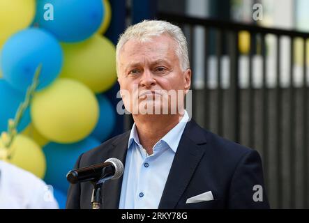 Nicht exklusiv: IRPIN, UKRAINE - 24. AUGUST 2023 - Präsident der Republik Litauen Gitanas Nauseda hält eine Rede während der Eröffnung der R Stockfoto