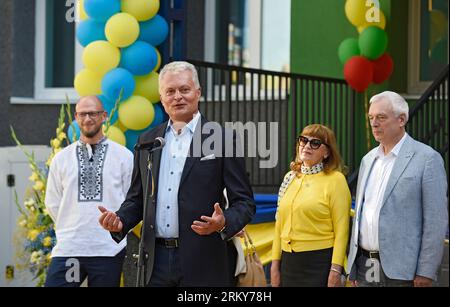 Nicht exklusiv: IRPIN, UKRAINE - 24. AUGUST 2023 - Präsident der Republik Litauen Gitanas Nauseda hält eine Rede während der Eröffnung der R Stockfoto