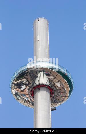 Brighton i360 Tower Nahaufnahme bei Sonnenschein Stockfoto