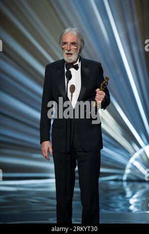 LOS ANGELES, Michael Haneke, director of Austrian film Amour , won the Oscar Award of foreign language film at the 85th Academy Awards in Hollywood, California, the United States, on Feb. 24, 2013. (Xinhua/Michael Yada) US-HOLLYWOOD-OSCAR-ACADEMY AWARDS PUBLICATIONxNOTxINxCHN   Los Angeles Michael Haneke Director of Austrian Film Amour Won The Oscar Award of Foreign Language Film AT The 85th Academy Awards in Hollywood California The United States ON Feb 24 2013 XINHUA Michael Yada U.S. Hollywood Oscar Academy Awards PUBLICATIONxNOTxINxCHN Stock Photo