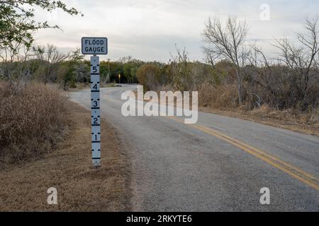 Flut Gauge entlang der Low Lay Road im Texas Park Stockfoto