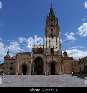 Metropolitan Cathedral of San Salvador of Oviedo, Plaza de Alfonso II, Oviedo, Asturien, Spanien, Europa Stockfoto