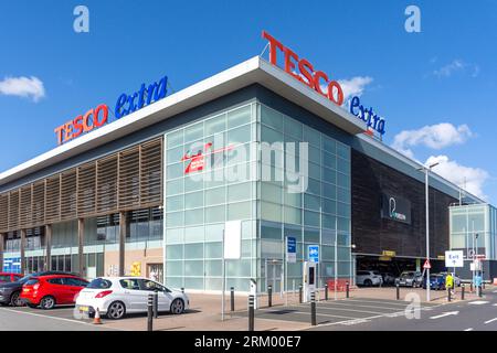 Tesco Extra Supermarkt, Sunderland Retail Park, Roker, Sunderland, Tyne and Wear, England, Großbritannien Stockfoto