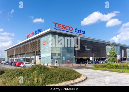 Tesco Extra Supermarkt, Sunderland Retail Park, Roker, Sunderland, Tyne and Wear, England, Großbritannien Stockfoto