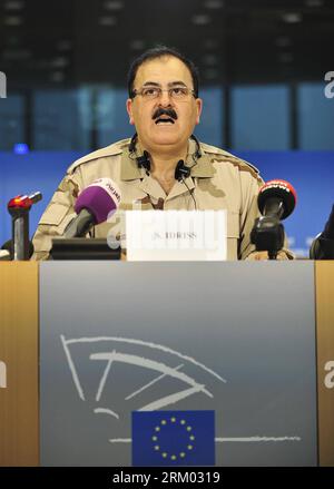 Bildnummer: 59311472 Datum: 06.03.2013 Copyright: imago/Xinhua Oberbefehlshaber der FSA Freie syrische Armee Brigadegeneral Selim Idriss spricht während einer Pressekonferenz nach einem offenen Treffen mit Mitgliedern des Europäischen parlaments in Brüssel, der belgischen Hauptstadt, am 6. März 2013. Der Stabschef der syrischen Rebellenarmee hat am Mittwoch die Staaten der Europäischen Union (EU) aufgefordert, ein Waffenembargo gegen Syrien aufzuheben und die Rebellen mit Waffen und Munition zu versorgen. (Xinhua/YE Pingfan) BELGIEN-BRÜSSEL-EUROPÄISCHES PARLAMENT-SYRIEN PUBLICATIONxNOTxINxCHN People Politik xjh x0x Premiere 2013 hoch 59311472 Datum 06 Stockfoto