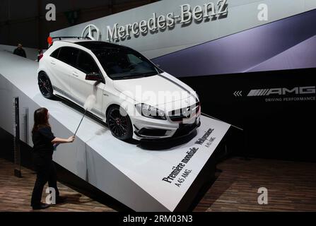 Bildnummer: 59316333 Datum: 07.03.2013 Copyright: imago/Xinhua (130307) -- GENF, 7. März 2013 (Xinhua) -- Ein Mercedes Benz A 45 AMG Edition 1 wird am 7. März 2013 auf dem 83. Internationalen Automobilsalon in Genf in der Schweiz gezeigt. (Xinhua/Wang Siwei) SCHWEIZ-GENF-AUTO SHOW PUBLICATIONxNOTxINxCHN Wirtschaft Genf Autosalon Auto Messe Ausstellung Automesse x0x xdd Premiere 2013 quer 59316333 Datum 07 03 2013 Copyright Imago XINHUA Genf 7. März 2013 XINHUA A Mercedes Benz A 45 AMG Edition 1 IST Seen AUF der 83. internationalen Motorenausstellung in Genf Schweiz AM 7. März Stockfoto