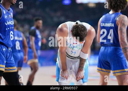 Okinawa, Japan. 26th Aug, 2023. Luka Doncic (front) of Slovenia reacts during the group F first round match between Slovenia and Venezuela at the FIBA World Cup 2023 in Okinawa, Japan, Aug. 26, 2023. Credit: Zhang Xiaoyu/Xinhua/Alamy Live News Stockfoto