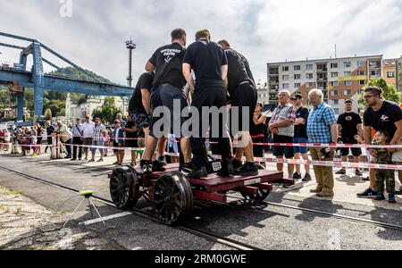 Decin, Tschechische Republik. 26. August 2023. Das zwölfte Jahr der internationalen Meisterschaft der Tschechischen Republik in Handhebel-Draisine-Handwagen-Fahrt fand am 26. August 2023 in Decin, Tschechische Republik, statt. Quelle: Hajek Vojtech/CTK Photo/Alamy Live News Stockfoto