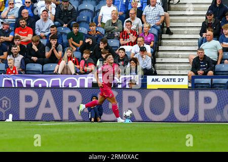 Deepdale Stadium, Preston, England - 26. August 2023 Harrison Ashby (30) aus Swansea City feiert nach dem ersten Tor - während des Spiels Preston NE gegen Swansea City, EFL Championship, 2023/24, Deepdale Stadium, Preston, England - 26. August 2023 Credit: Arthur Haigh/WhiteRosePhotos/Alamy Live News Stockfoto