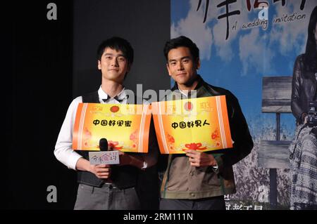 Bildnummer: 59489686 Datum: 09.04.2013 Copyright: imago/Xinhua Schauspieler Eddie Peng (R) und Jiang Jinfu posieren für Bilder auf einer Pressekonferenz für ihren neuen Film A Wedding Einladung in Peking, Hauptstadt von China, 9. April 2013. Der Film wird am 12. April 2013 veröffentlicht. (Xinhua/Wang Junfeng) (wjq) CHINA-BEIJING-MOVIE-PREMIERE-NEWS CONFERENCE (CN) PUBLICATIONxNOTxINxCHN People Kultur Film Pressetermin Premiere Filmpremiere xdp x0x 2013 quer 59489686 Datum 09 04 2013 Copyright Imago XINHUA Schauspieler Eddie Peng r und Jiang posieren für Bilder AUF einer Pressekonferenz für ihren neuen Film A Wedding I Stockfoto