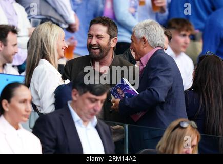 Schauspieler Gerard Butler beobachtet von den Tribünen aus das Spiel der Summer Nations Series im Scottish Gas Murrayfield Stadium in Edinburgh. Bilddatum: Samstag, 26. August 2023. Stockfoto