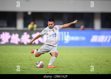 Hangzhou, China. August 2023. Pakorn Prempak von Port FC in Aktion während der AFC Champion League Qualifying Play-off Spiel zwischen Zhejiang FC und Port FC im Huzhou Olympic Sports Center. (Endstand; Zhejiang FC 1:0 Port FC) (Foto: Amphol Thongmueangluang/SOPA Images/SIPA USA) Credit: SIPA USA/Alamy Live News Stockfoto