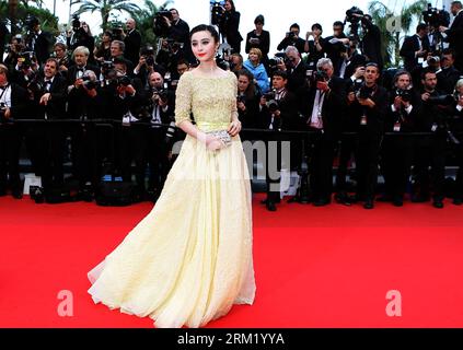 Bildnummer: 59655093 Datum: 16.05.2013 Copyright: imago/Xinhua (130516) -- CANNES, 16. Mai 2013 (Xinhua) -- Chinesische Schauspielerin Fan Bingbing kommt zur Vorführung von Jeune & Jolie (Young & Beautiful) während des 66. Jährlichen Cannes Film Festivals in Cannes, Frankreich, 16. Mai 2013. Der Film wird im offiziellen Wettbewerb des Festivals vom 15. Bis 26. Mai gezeigt. (Xinhua/Gao Jing) FRANCE-CANNES-FILM FESTIVAL-JEUNE&JOLIE-PREMIERE PUBLICATIONxNOTxINxCHN Kultur Entertainment People Film 66 Internationale Filmfestspiele Cannes Freisteller Premiere x0x xsk 2013 quer 59655093 Datum 16 Stockfoto