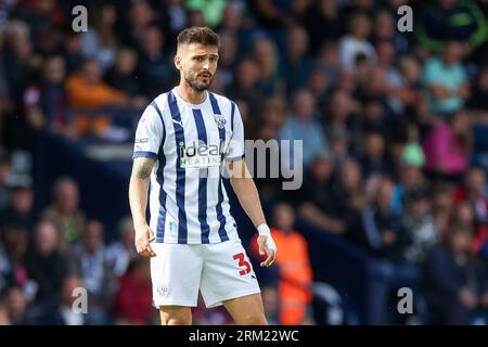 West Bromwich, Großbritannien. 26. August 2023. Okay Yokuślu von West Bromwich Albion nahm am 26. August 2023 am Spiel der EFL Sky Bet Championship zwischen West Bromwich Albion und Middlesbrough in den Hawthorns, West Bromwich, England, Teil. Foto von Stuart Leggett. Nur redaktionelle Verwendung, Lizenz für kommerzielle Nutzung erforderlich. Keine Verwendung bei Wetten, Spielen oder Veröffentlichungen eines einzelnen Vereins/einer Liga/eines einzelnen Spielers. Credit: UK Sports Pics Ltd/Alamy Live News Stockfoto