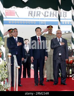 Bildnummer: 59677060 Datum: 22.05.2013 Copyright: imago/Xinhua (130522) -- ISLAMABAD, 22. Mai 2013 (Xinhua) -- der chinesische Premier Li Keqiang (C, Front) wird vom pakistanischen Präsidenten Asif Ali Zardari (L, Front) und dem Interimsprimierminister mir Hazar Khan Khoso (R, Front) während einer Begrüßungszeremonie in Islamabad, Pakistan, 22. Mai 2013, begrüßt. Li Keqiang kam am Mittwoch zu einem offiziellen Besuch in Pakistan. (Xinhua/Ju Peng) (cxy) PAKISTAN-CHINA-LI KEQIANG-BEGRÜSSUNGSZEREMONIE PUBLICATIONxNOTxINxCHN People Politik Premiumd x0x xkg 2013 hoch 59677060 Datum 22 05 2013 Copyright Imago XINHUA Islam Stockfoto