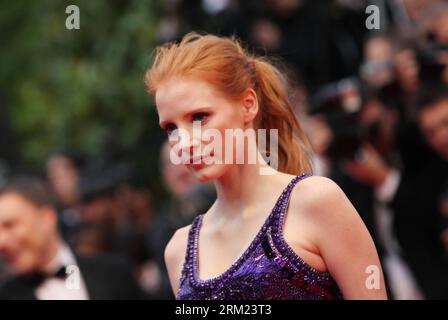 Bildnummer: 59680130 Datum: 22.05.2013 Copyright: imago/Xinhua CANNES -- US-Schauspielerin Jessica Chastain posiert für Fotos, als sie für die Vorführung des amerikanischen Films All Is Lost ankommt, der bei der 66. Ausgabe des Cannes Film Festivals in Cannes, Südfrankreich, am 22. Mai 2013 aus Konkurrenz präsentiert wird. (Xinhua/Gao Jing)(axy) FRANCE-CANNES-FILM FESTIVAL-ALL IST LOST-PREMIERE PUBLICATIONxNOTxINxCHN Kultur Entertainment People Film 66 Internationale Filmfestspiele Cannes Filmpremiere Premiere Porträt xsp x0x 2013 quer 59680130 Datum 22 05 2013 Copyright Imago XINHUA Cannes US-Schauspielerin Jessica Stockfoto