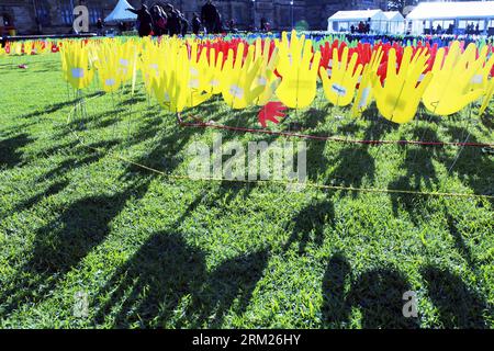 Bildnummer: 59713070 Datum: 27.05.2013 Copyright: imago/Xinhua (130527) -- SYDNEY, 27. Mai 2013 (Xinhua) -- Foto aufgenommen am 27. Mai 2013, zeigt das große Kunstwerk des Sea of Hands während der Versöhnungswoche 2013 in der University of Sydney, Australien. Das First Sea of Hands fand am 12. Oktober 1997 in der australischen Hauptstadt Canberra statt. (Xinhua/Jin Linpeng) AUSTRALIA-SYDNEY-SEA OF HANDS-RECONCILIATION-ART PUBLICATIONxNOTxINxCHN Gesellschaft Kunst Kultur Installationskunst Installation Hand x0x xdd 2013 quer 59713070 Datum 27 05 2013 Copyright Imago XINHUA Sydney Mai 27 2013 XINHUA Stockfoto